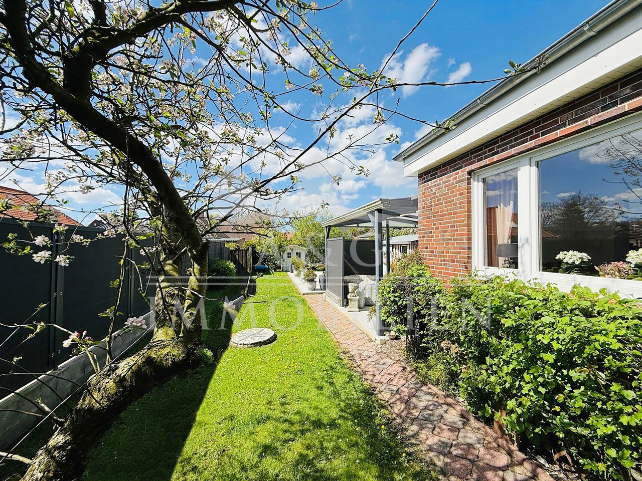 ANSICHT - GARTEN