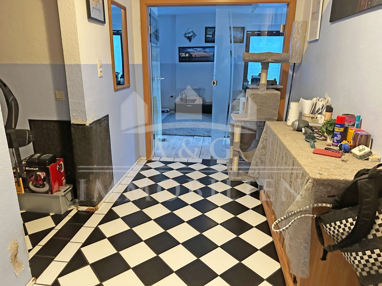 FLUR MIT BLICK ZUM WZ