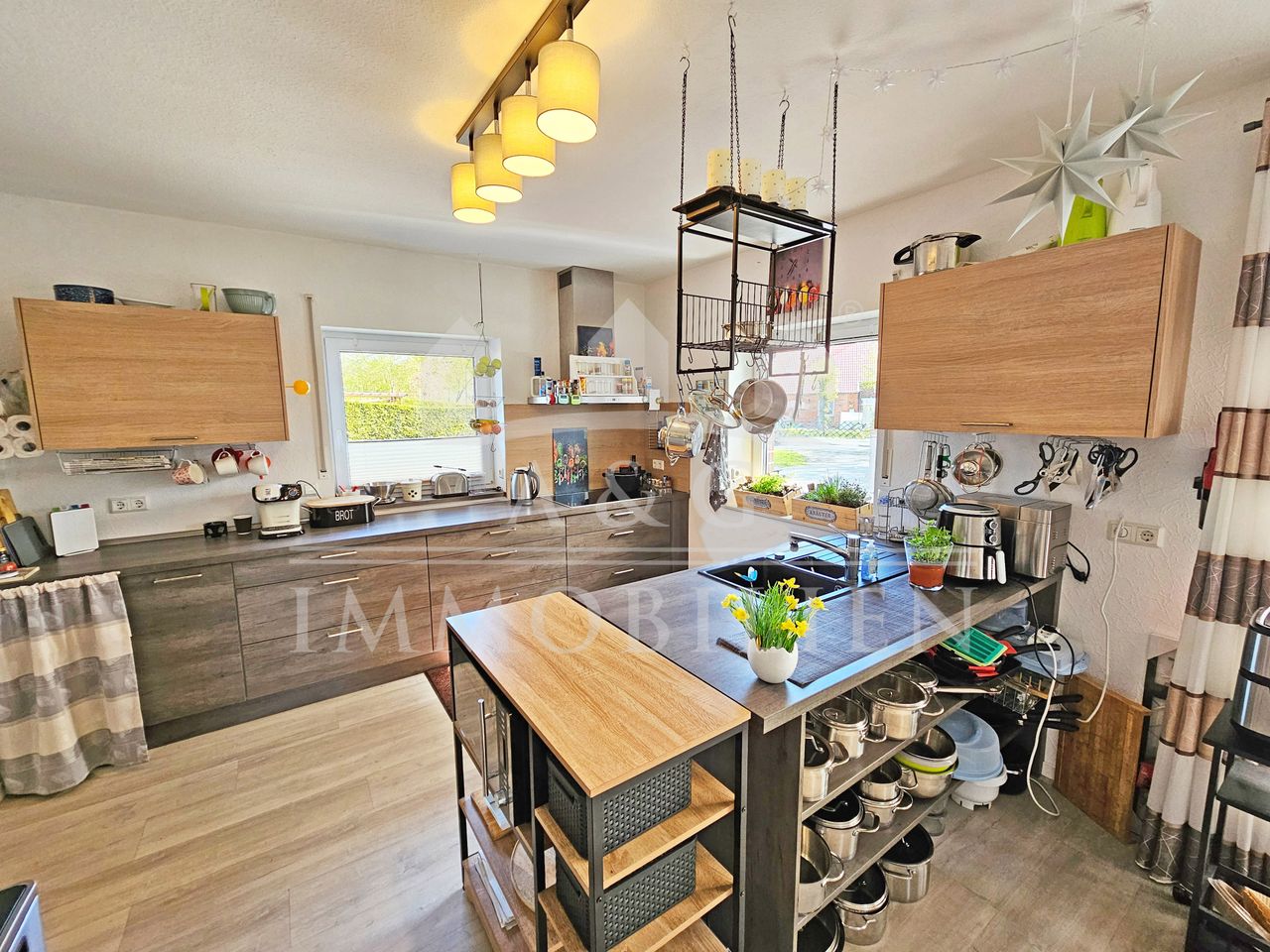 KOCHEN/WOHNEN/ESSEN