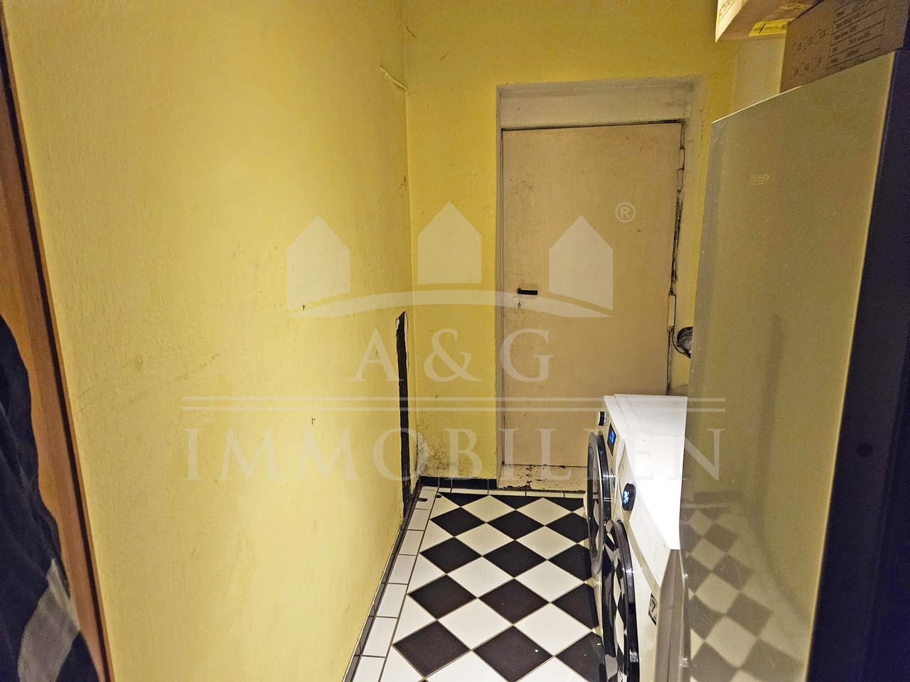 HWR MIT ZUGANG ZUR GARAGE