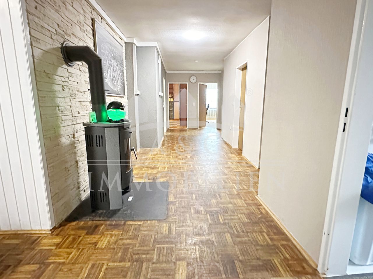 FLUR MIT KAMIN