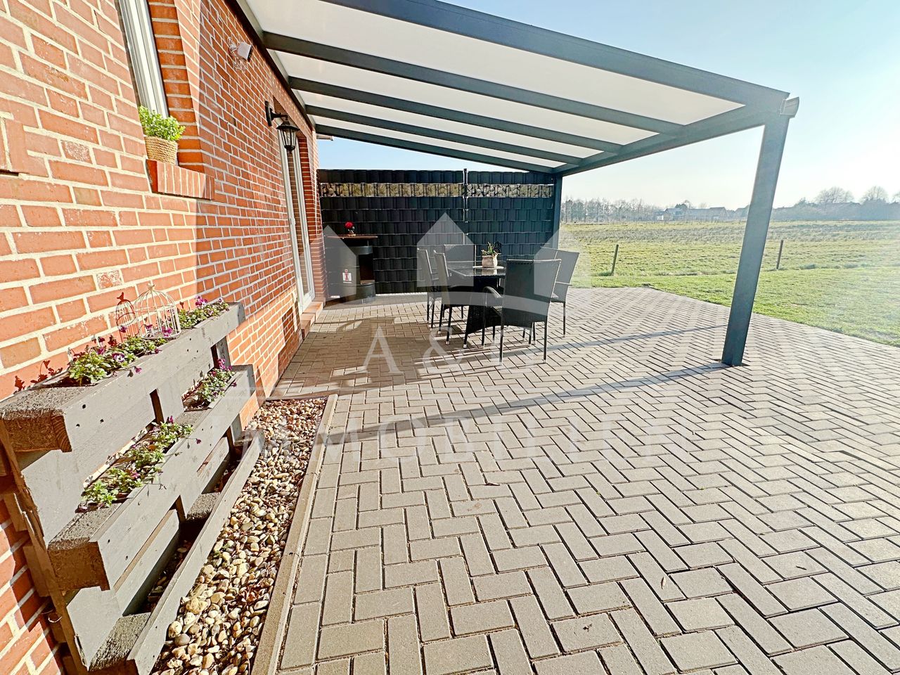 NEUE TERRASSENFLÄCHE