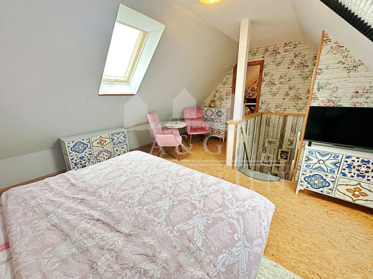 SCHLAFZIMMER II. WOHNHAUS DG