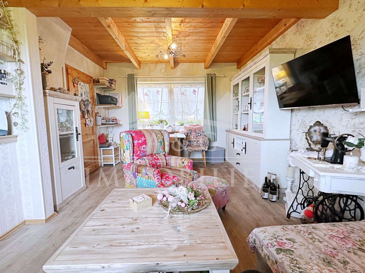 WOHNZIMMER/KÜCHE II. WOHNHAUS